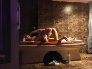 Series gấu tàu yêu nghề tự quay clip nuru a-z cho khách p6