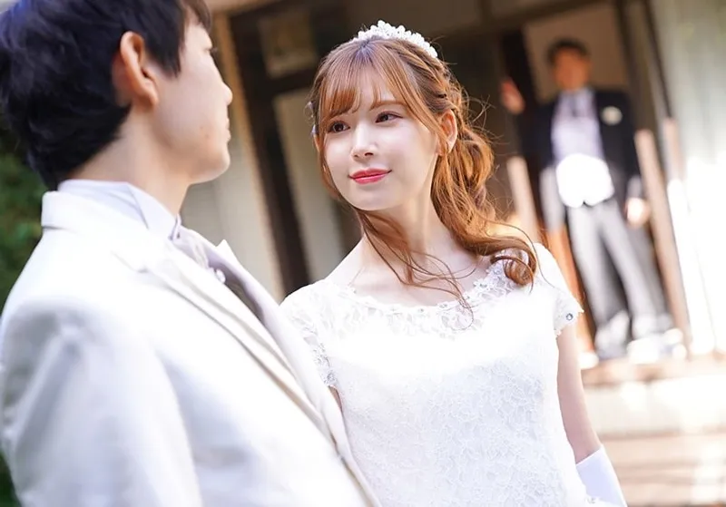 Bố chồng nắc bạn gái của con trai ngay sau lễ cưới của con trai