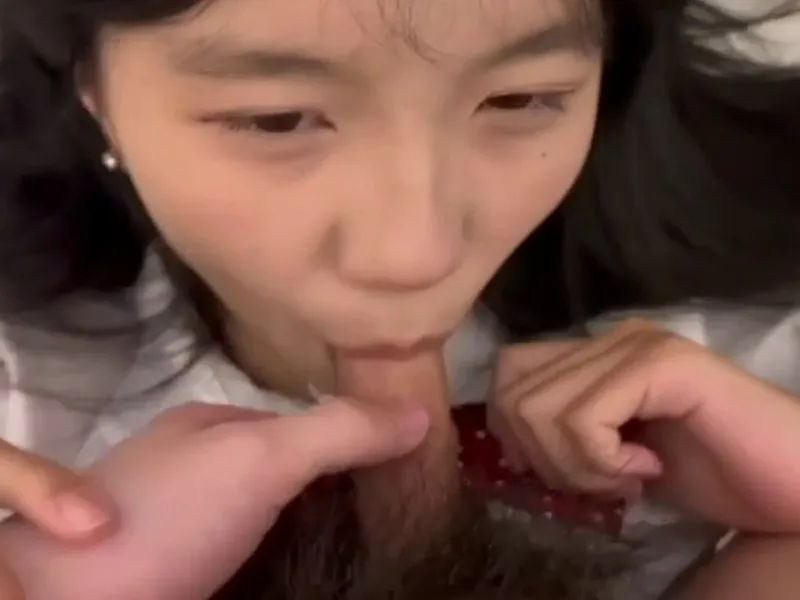Em loli dễ thương liếm buồi biến em thành con đào dam dang p2